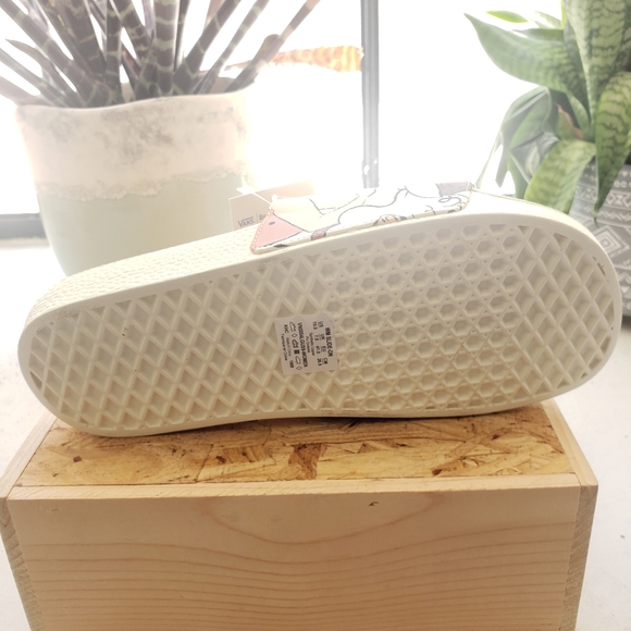 SOLD Vans Slides Breast Cancer Awareness - Picture 7 of 8